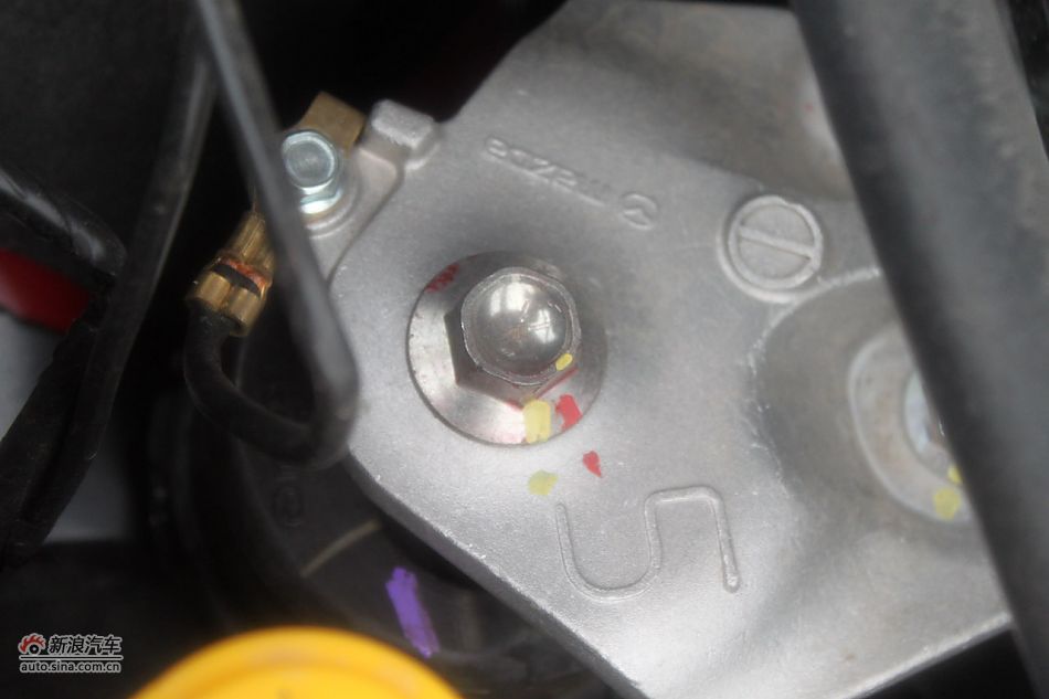 发动机、底盘悬挂及后备箱