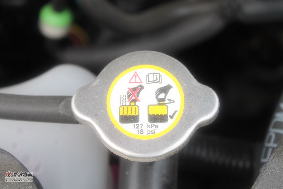 发动机、底盘悬挂及后备箱