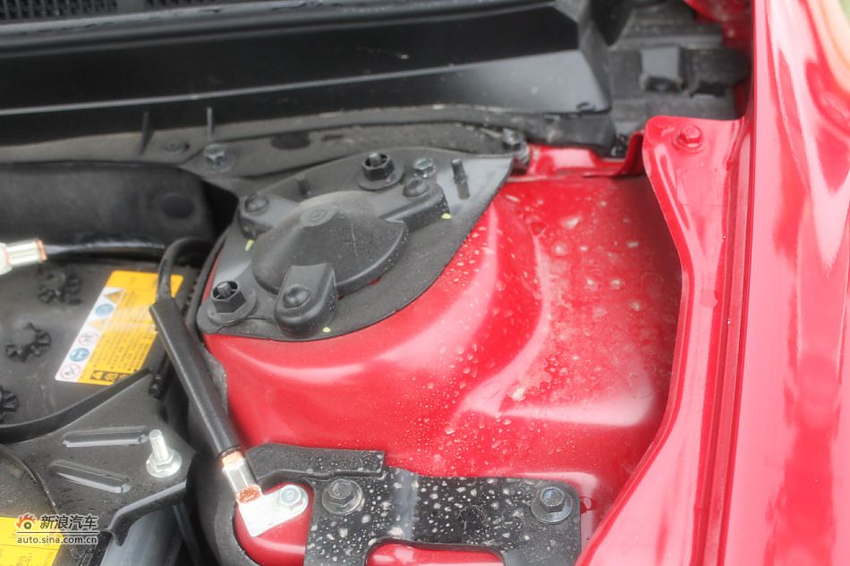 发动机、底盘悬挂及后备箱