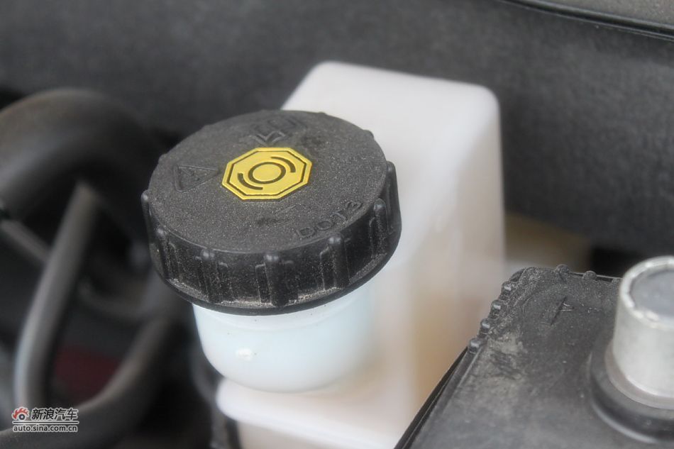 发动机、底盘悬挂及后备箱