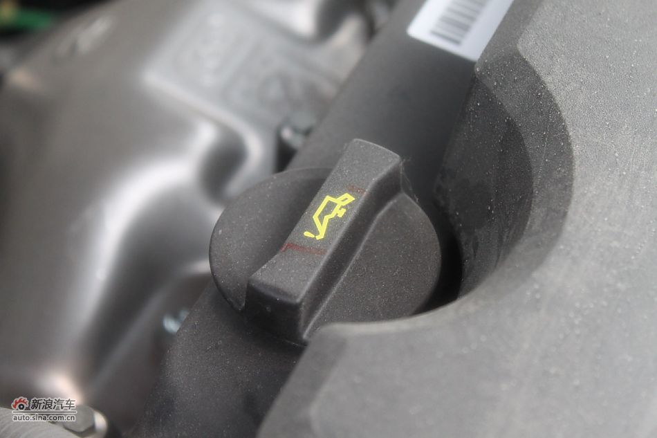 发动机、底盘悬挂及后备箱