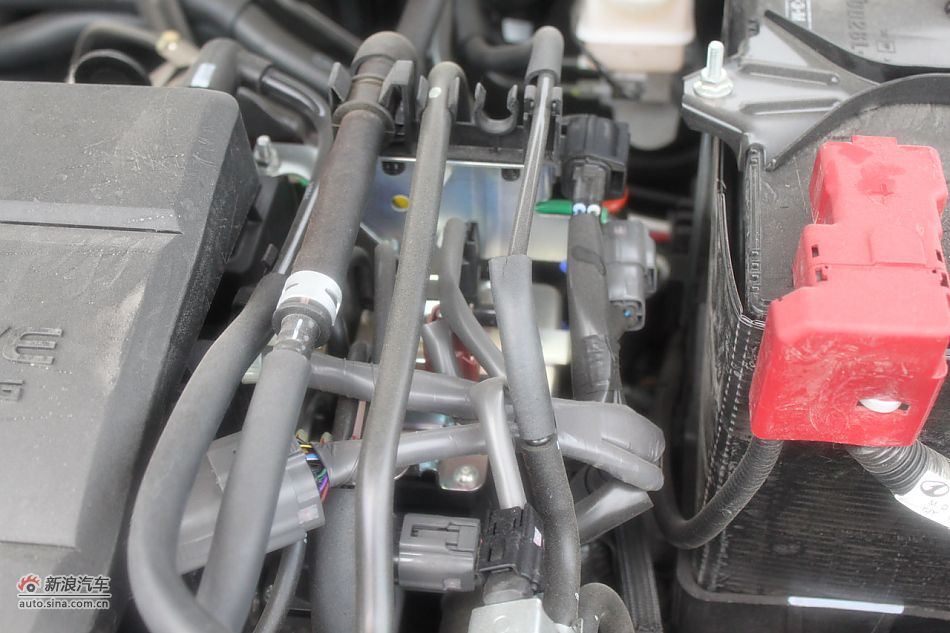 发动机、底盘悬挂及后备箱