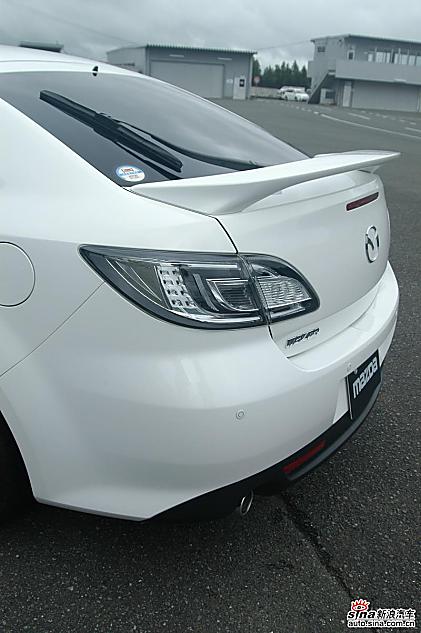 新马自达6设计细节