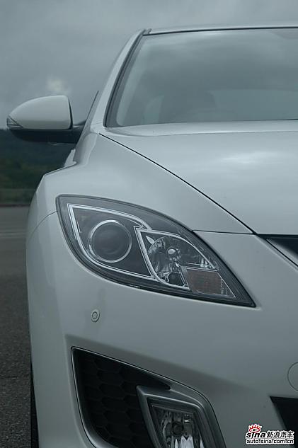 新马自达6设计细节