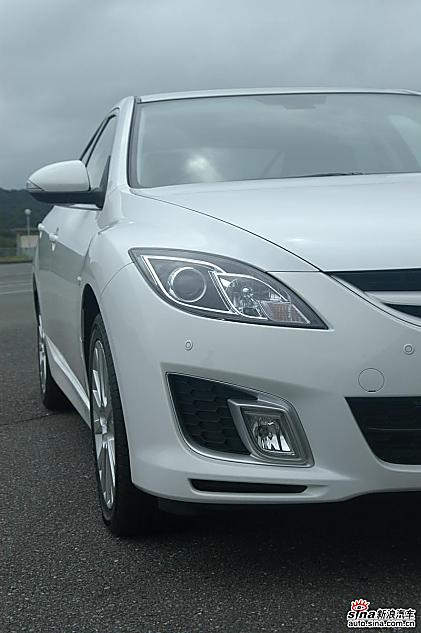 新马自达6设计细节