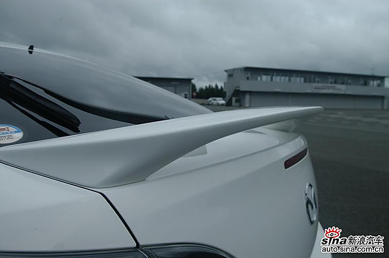 新马自达6设计细节