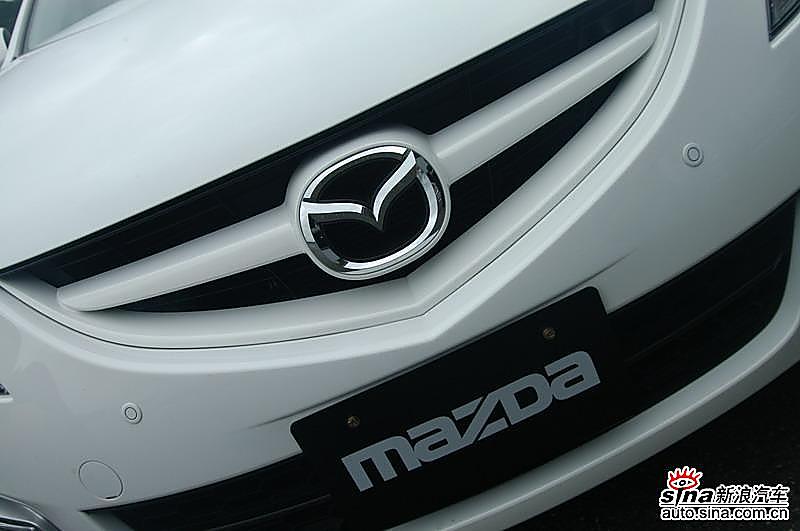 新马自达6设计细节