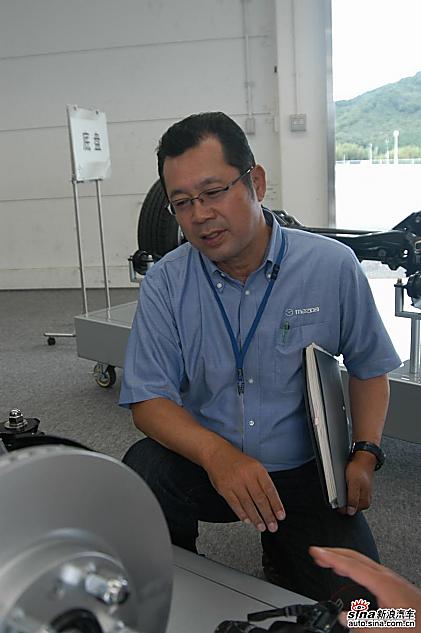 新马自达6设计细节