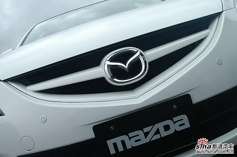 新马自达6设计细节