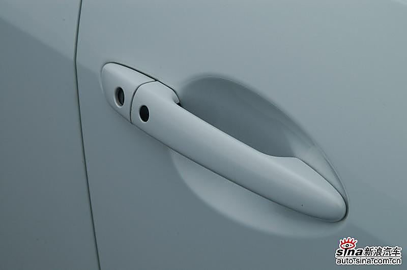 新马自达6设计细节