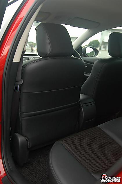 新马自达内饰