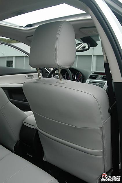 新马自达内饰