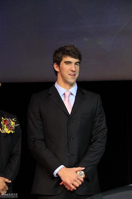 菲尔普斯与高层合影