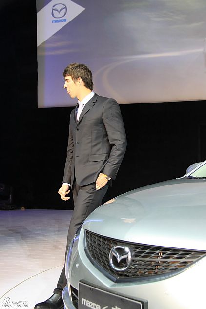 菲尔普斯与高层合影