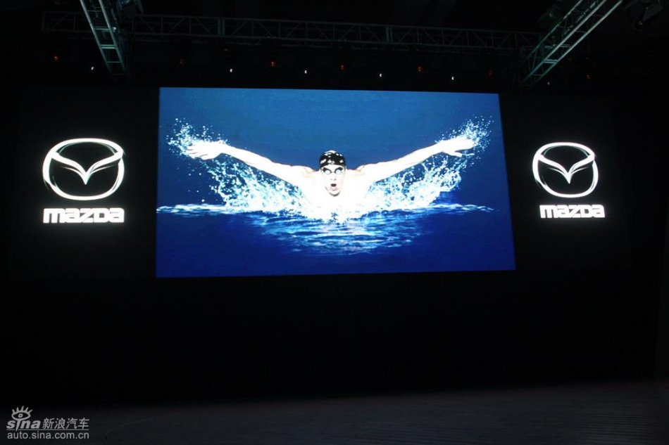 Mazda6睿翼上市现场表演