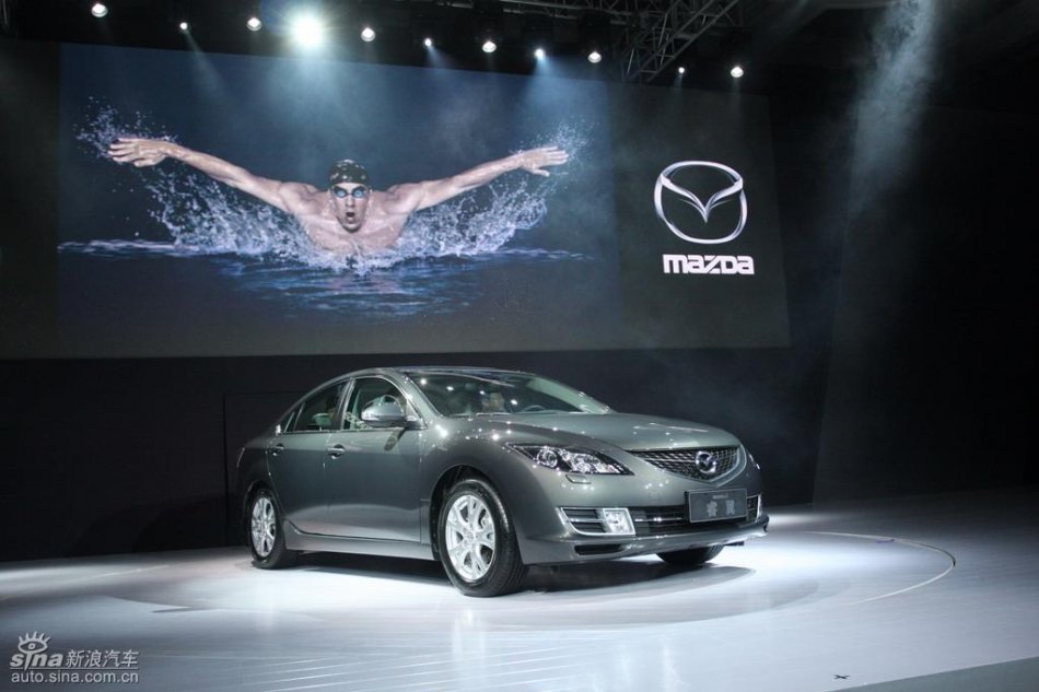 Mazda6睿翼上市现场表演
