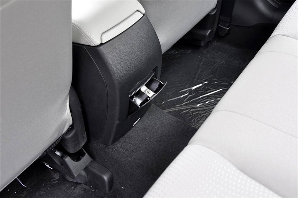 睿翼 2012款 2.0L 精英版 空间