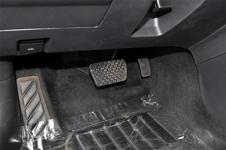 睿翼 2012款 2.0L 精英版 空间