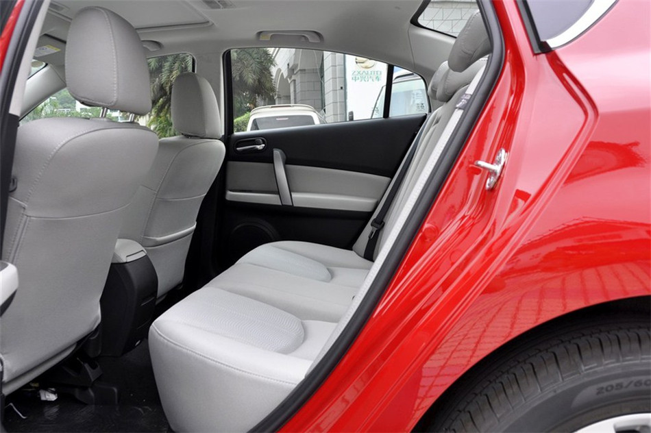 睿翼 2012款 2.0L 精英版 空间