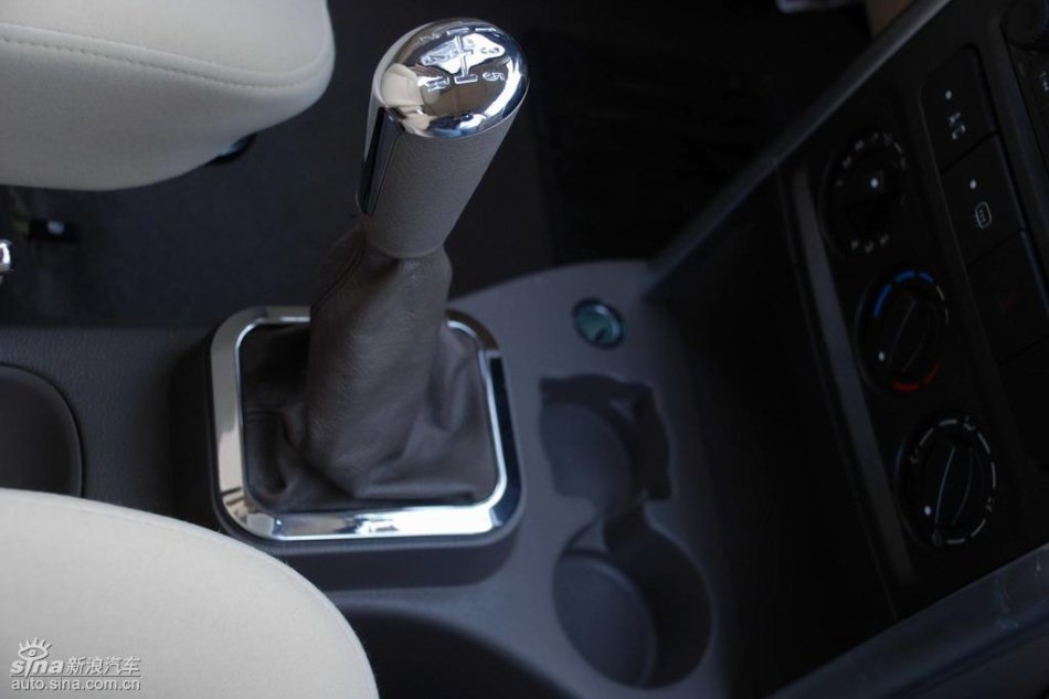 福田迷迪内饰实拍图片