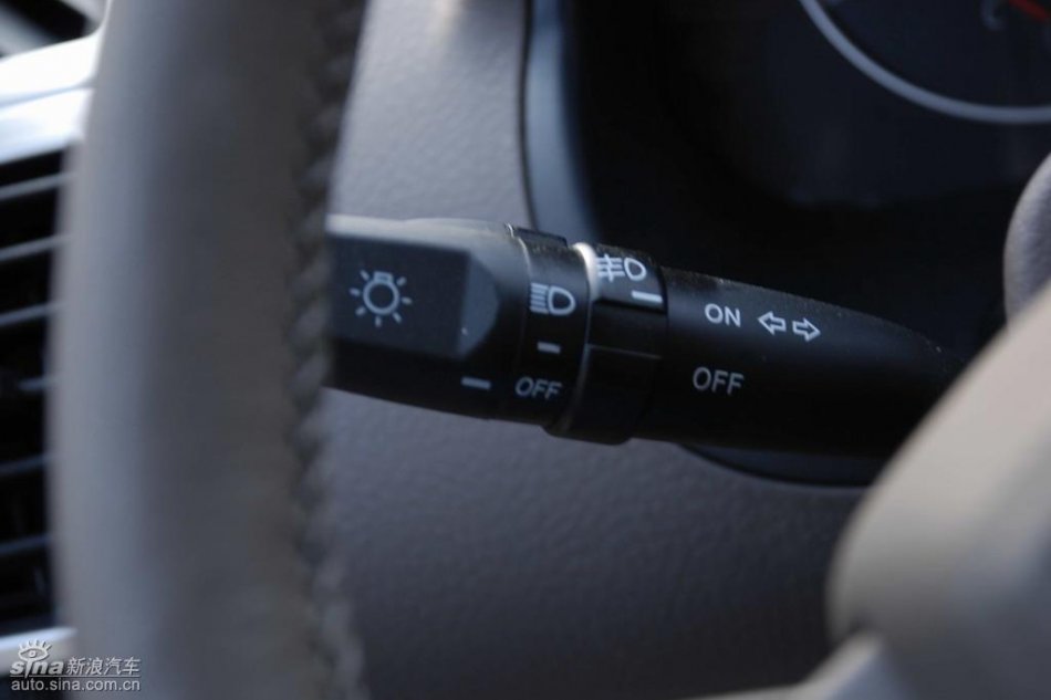 福田迷迪内饰实拍图片