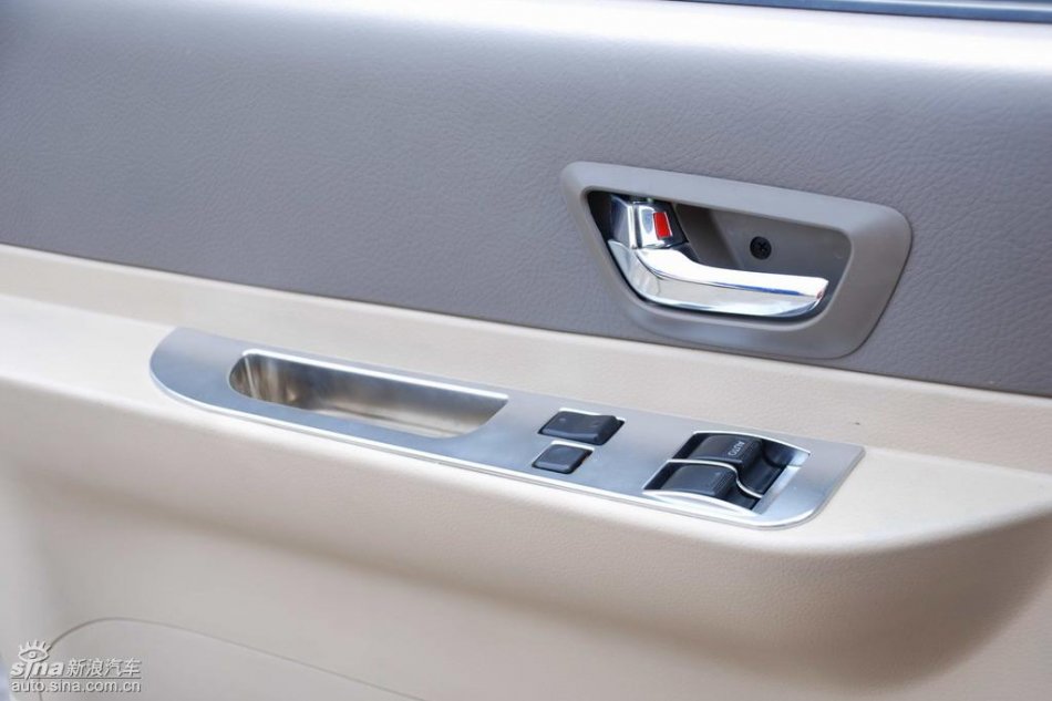 福田迷迪内饰实拍图片