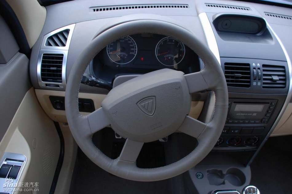福田迷迪内饰实拍图片