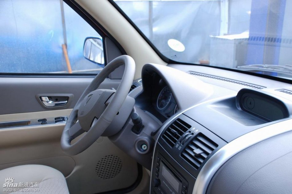 福田迷迪内饰实拍图片