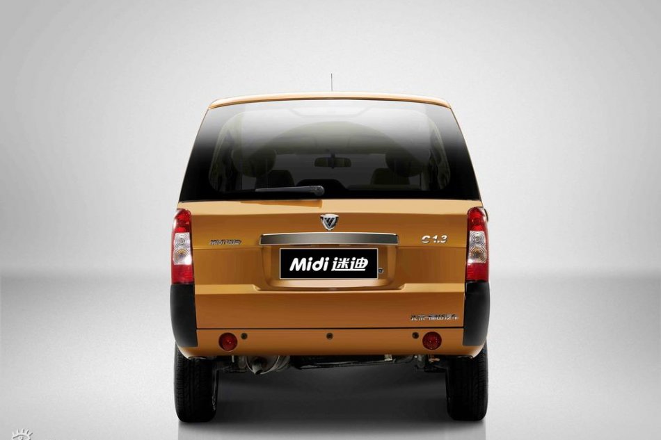 福田迷迪资料图片