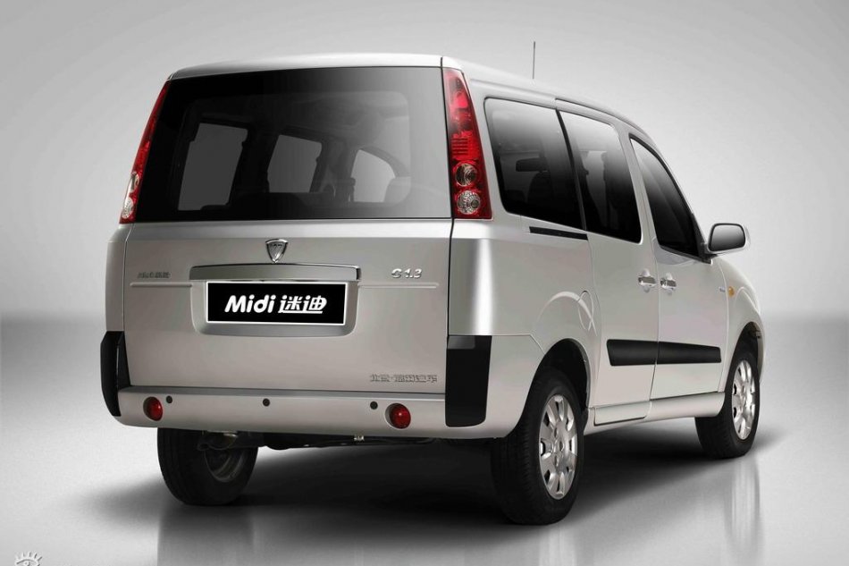 福田迷迪资料图片