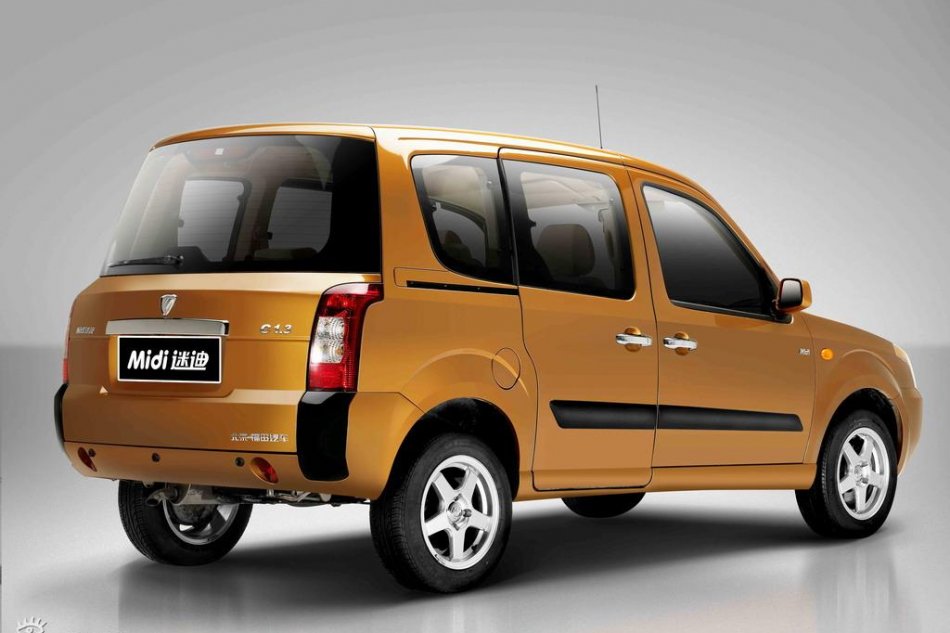 福田迷迪资料图片