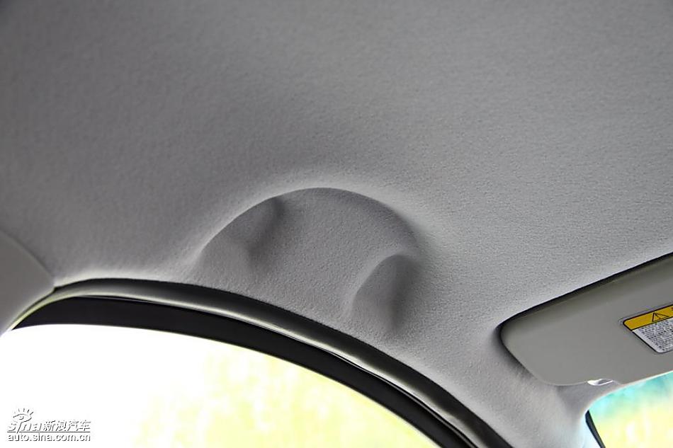 新浪汽车试驾瑞麒M1内饰实拍图