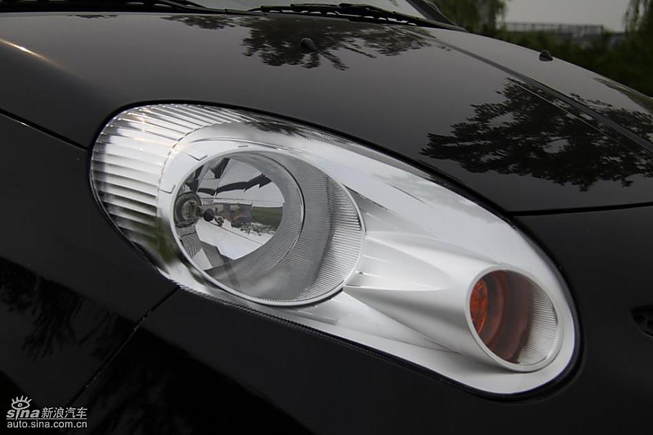 新浪汽车试驾瑞麒M1外观实拍图