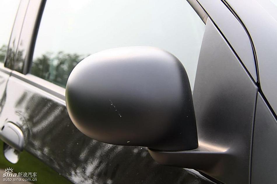 新浪汽车试驾瑞麒M1外观实拍图