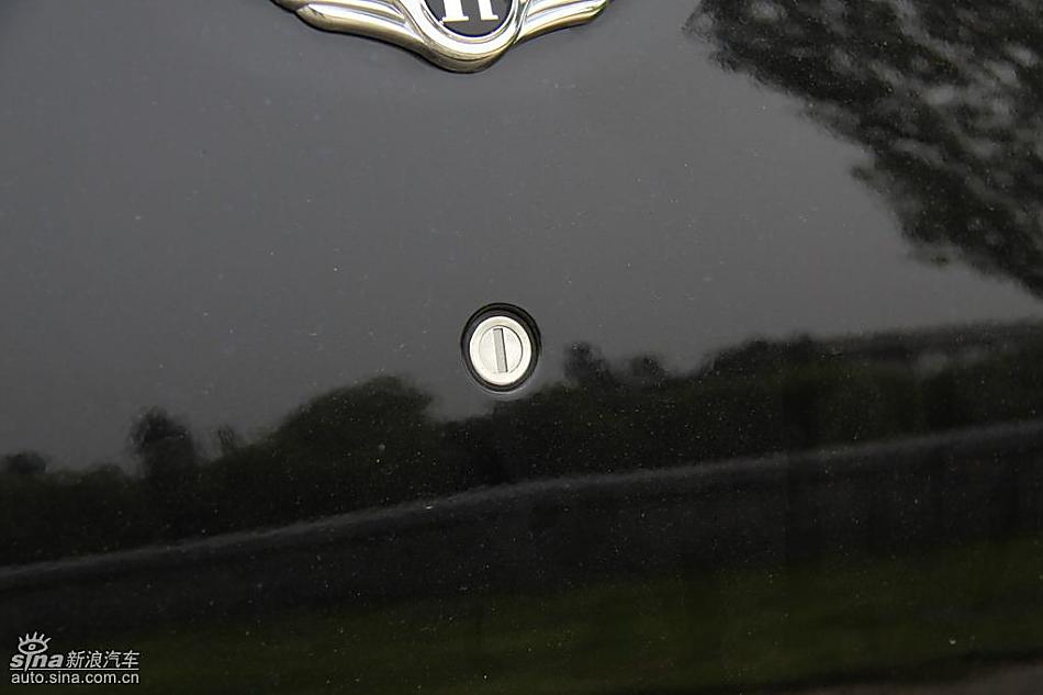 新浪汽车试驾瑞麒M1外观实拍图