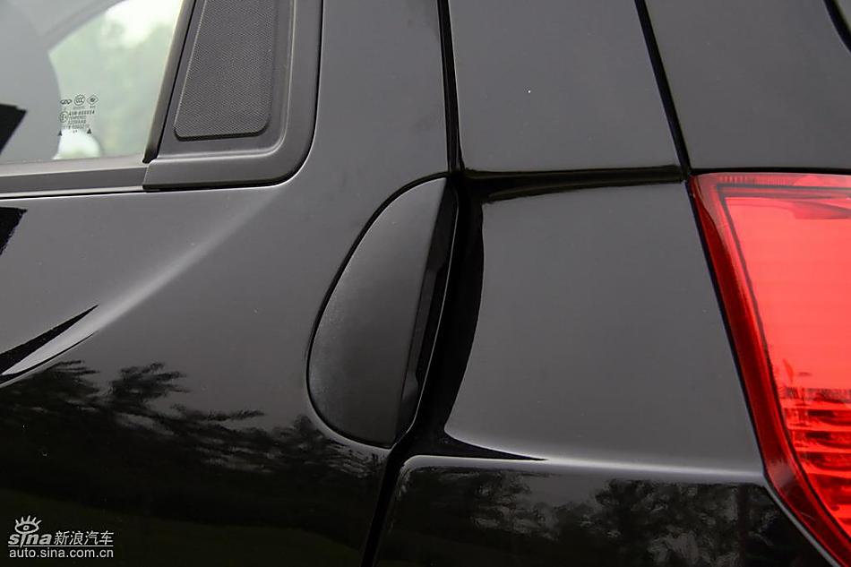 新浪汽车试驾瑞麒M1外观实拍图