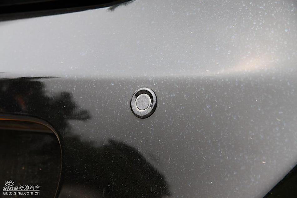 新浪汽车试驾瑞麒M1外观实拍图