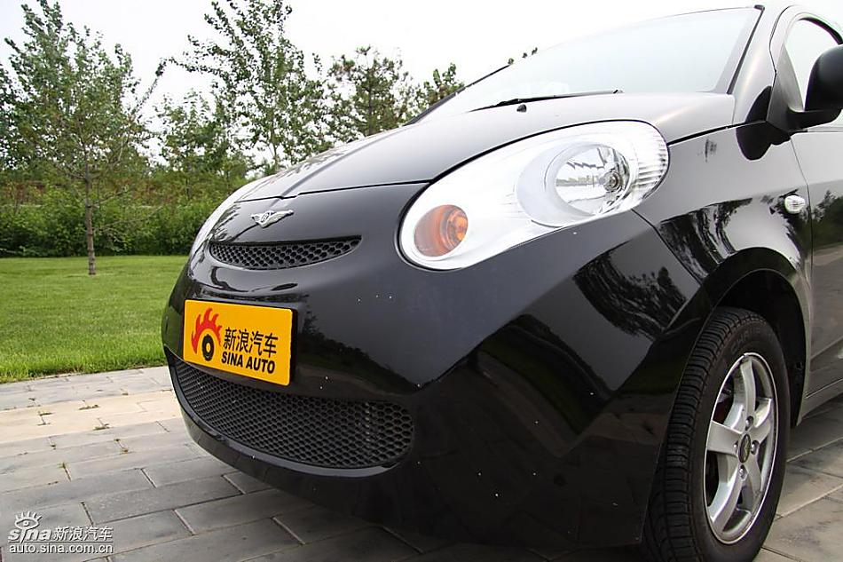 新浪汽车试驾瑞麒M1外观实拍图