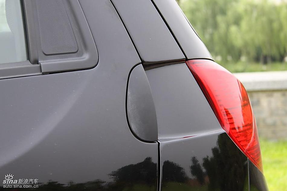 新浪汽车试驾瑞麒M1外观实拍图