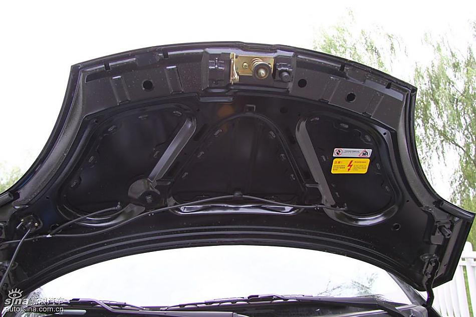 瑞麒M1发动机实拍图