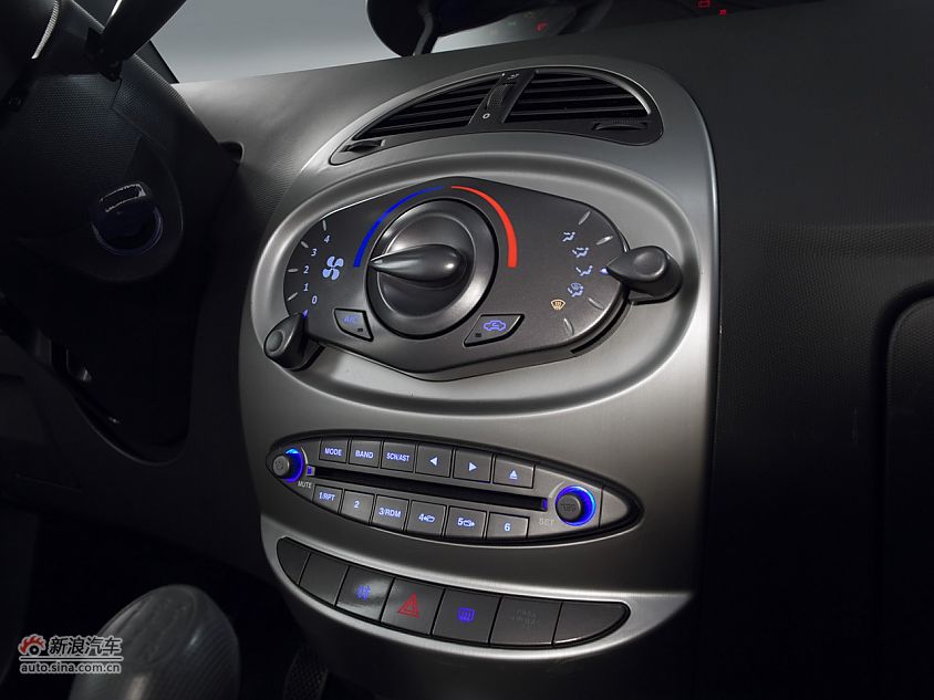 瑞麒M1内饰资料图