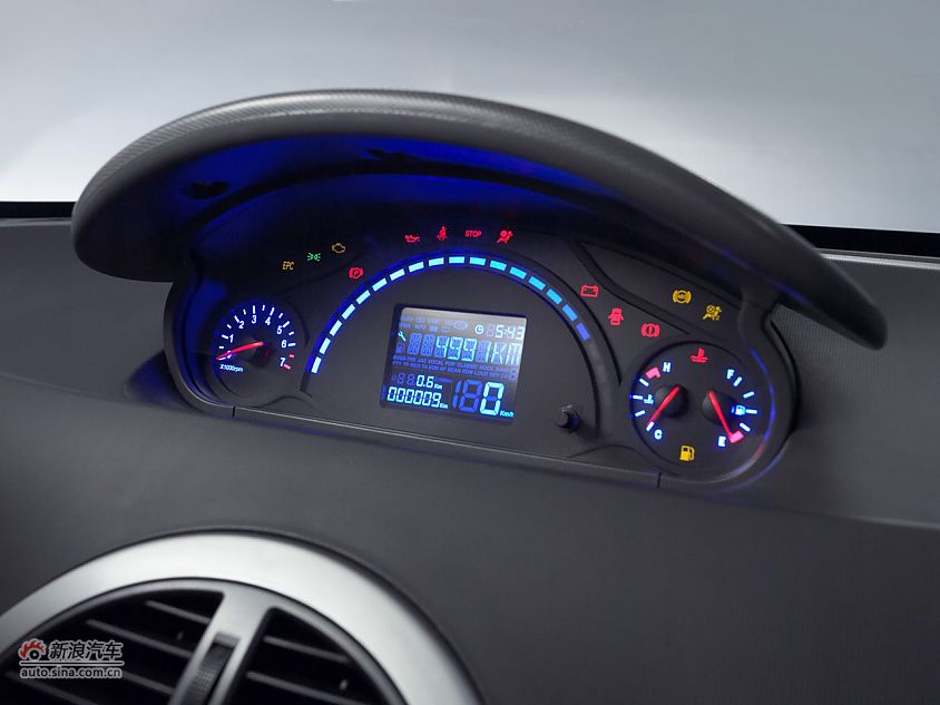 瑞麒M1内饰资料图