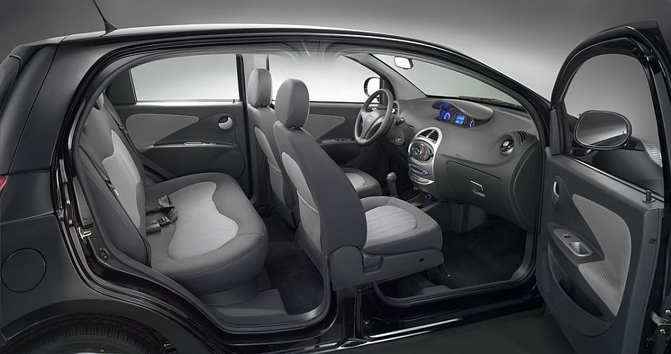 瑞麒M1官方资料图内饰