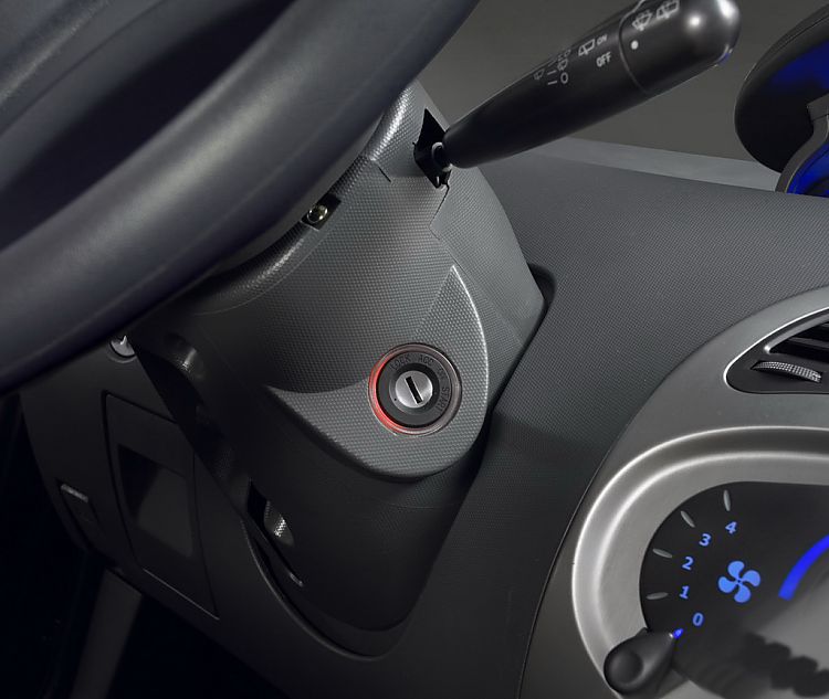 瑞麒M1官方资料图内饰