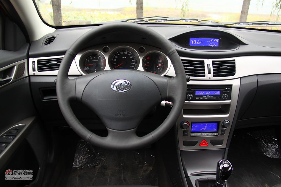 2011款风神S30内饰图