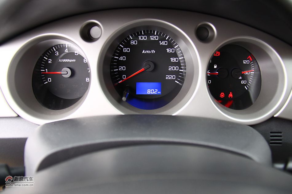 2011款风神S30内饰图