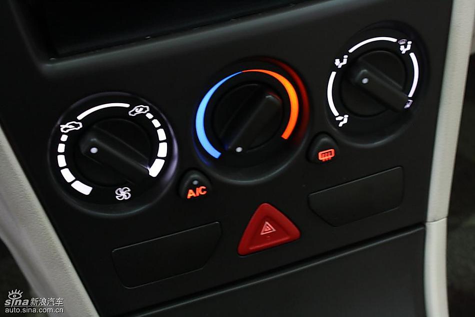 东风风神S30到店实拍