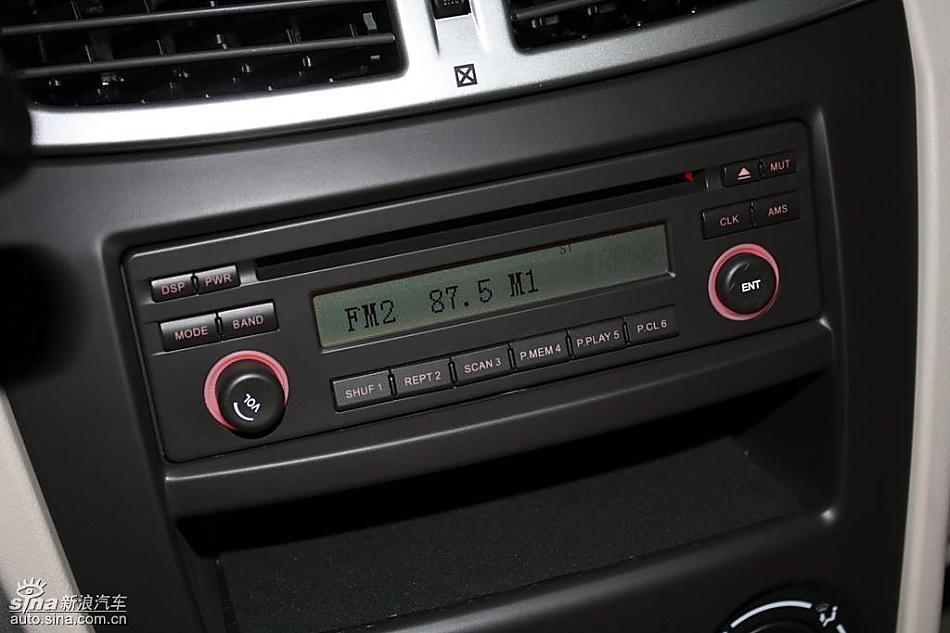 东风风神S30到店实拍