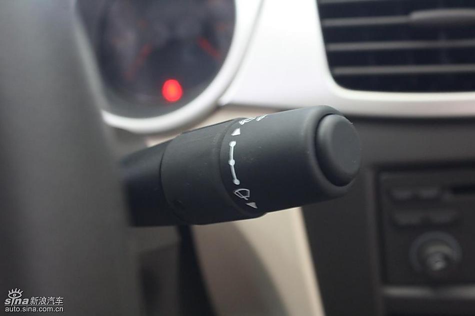 东风风神S30到店实拍