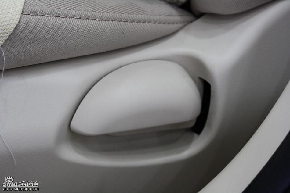 东风风神S30到店实拍